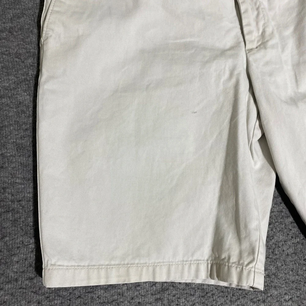 Banana Republic Aiden Short 31 Feather Grey Cotton Chino Shorts Casual 543834-02